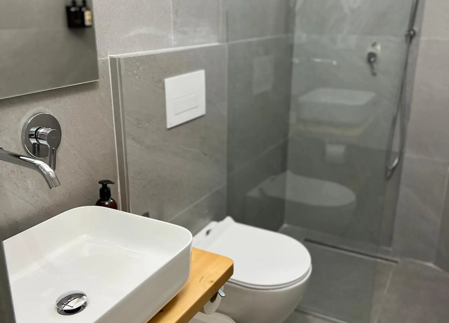 Emar Beachfront Hotel Ksamil 0*,