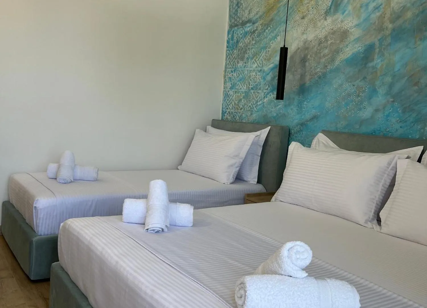 Emaar Hotel Ksamil - Beachfront , Newly Renovated 0*,  Albânia