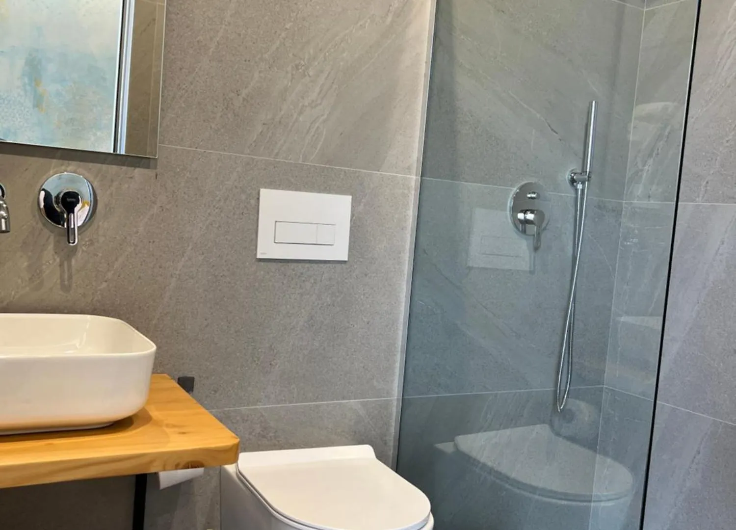Emar Beachfront Hotel Ksamil 0*,  Albania