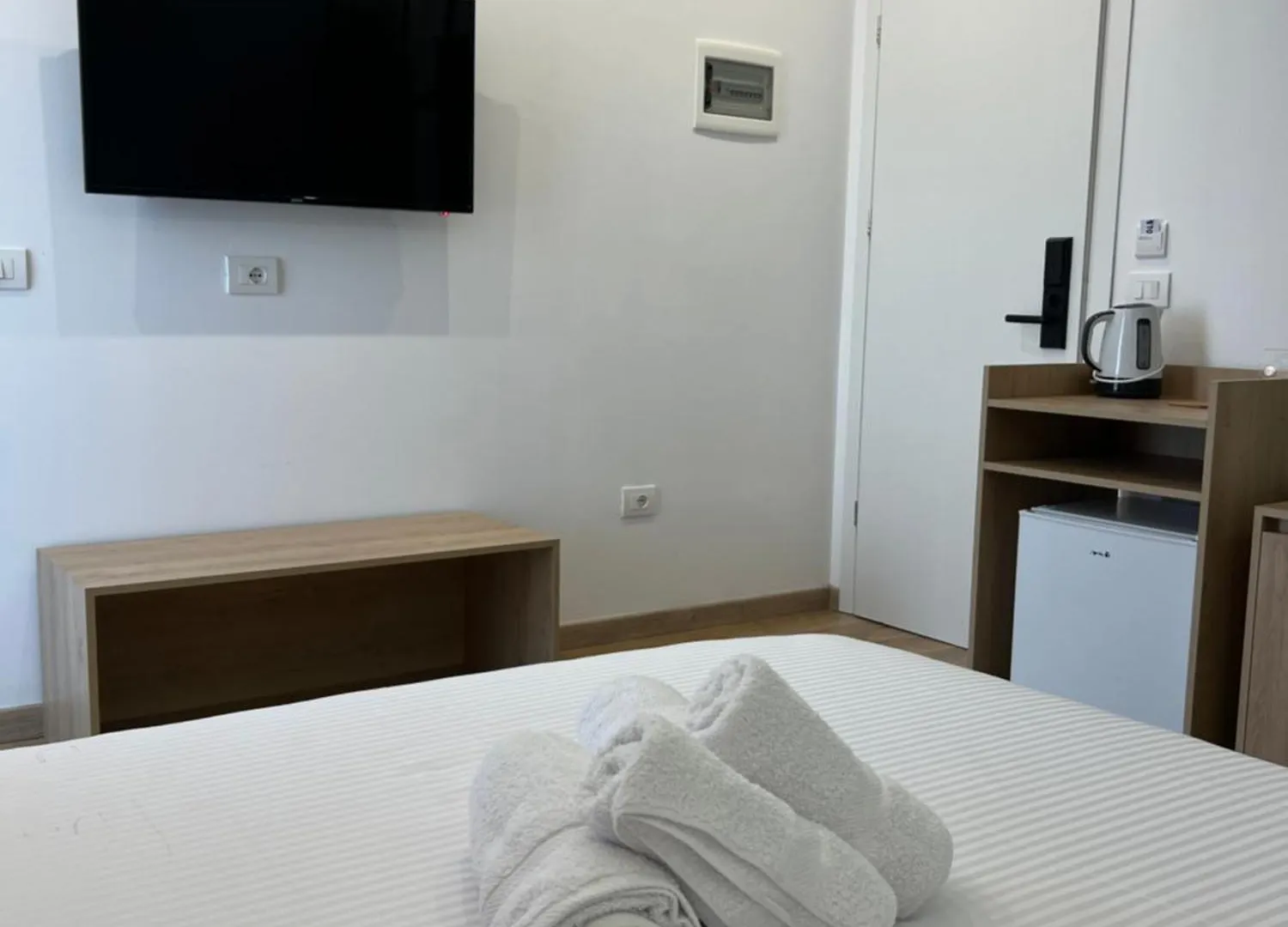 Emar Beachfront Hotel Ksamil Alojamento de Acomodação e Pequeno-almoço