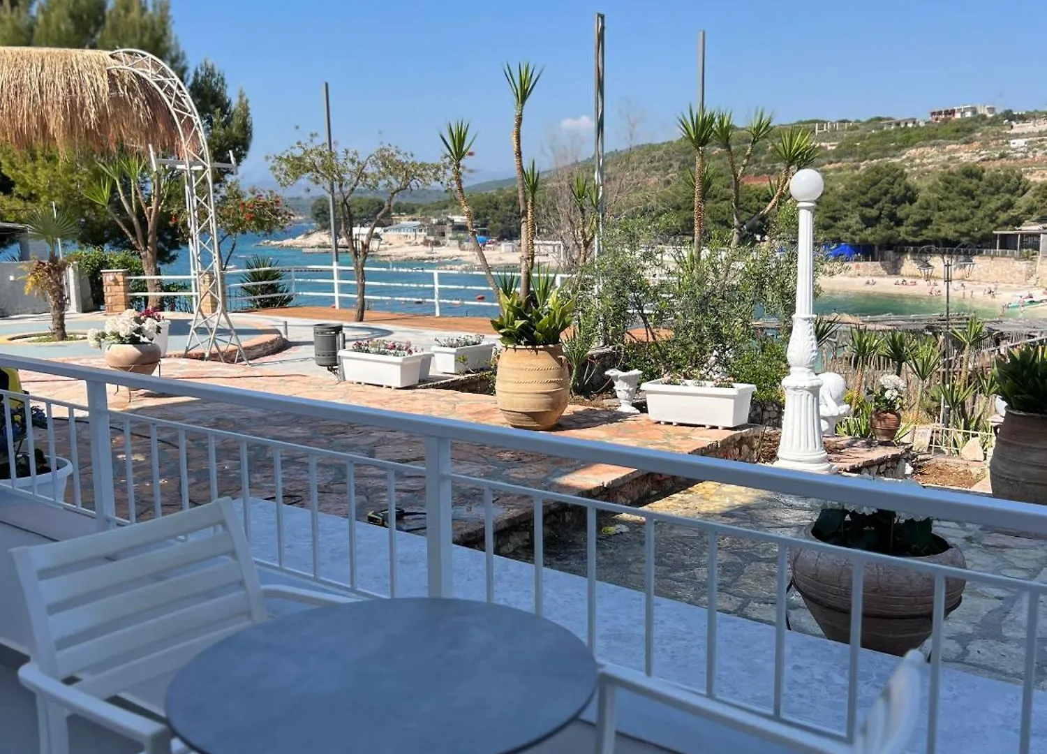 Emar Beachfront Hotel Ksamil
