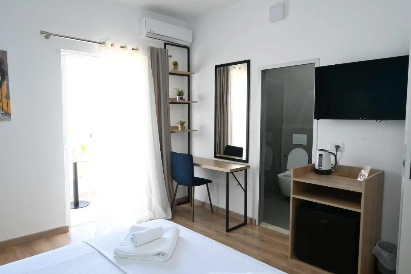 Emar Beachfront Hotel Ksamil Alojamento de Acomodação e Pequeno-almoço