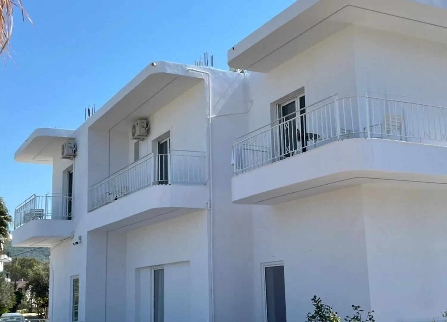 Emaar Hotel Ksamil - Beachfront , Newly Renovated 0*,